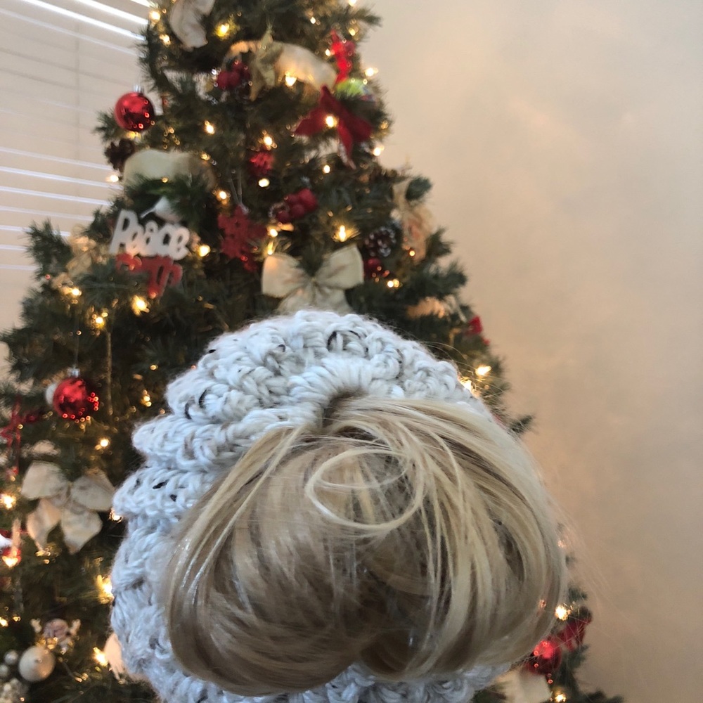 Messy bun hat - Picture 3 of 4